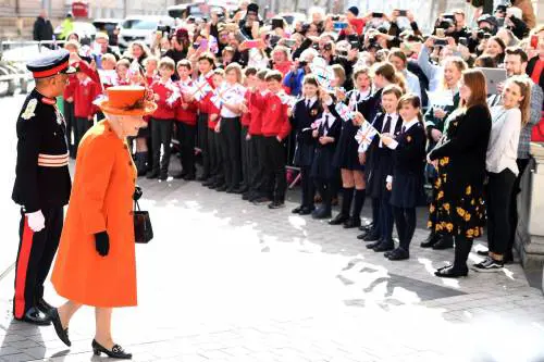 La Regina Elisabetta in visita al Museo della Scienza 
