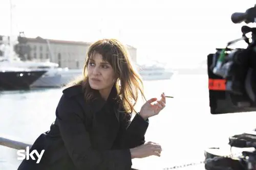 Paola Cortellesi, detective coraggiosa (ma solo per fiction)