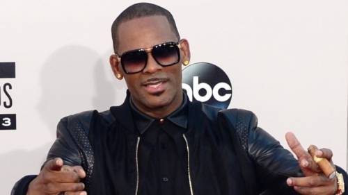 Ancora guai per R. Kelly: dopo le accuse di molestie il cantante torna in carcere