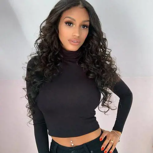 Fanny Neguesha sexy su Instagram: gli scatti dell'ex di Balotelli