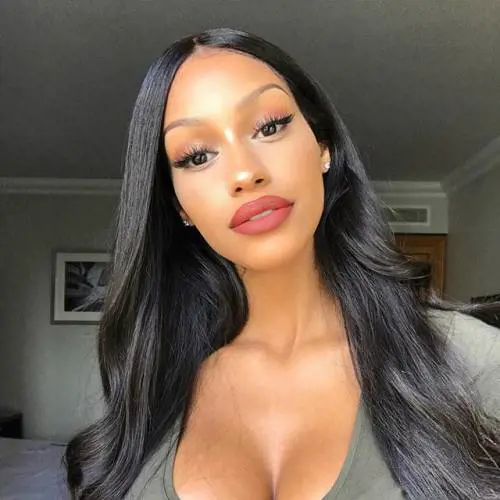 Fanny Neguesha celebra il suo 8 marzo: "Io sono donna, quali sono i tuoi super-poteri?"