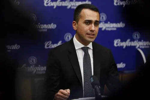 Di Maio: "La flat tax? È nel contratto e troveremo una soluzione"