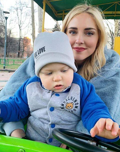 "Tuo figlio ti odierà". Il web vomita cattiverie contro la Ferragni