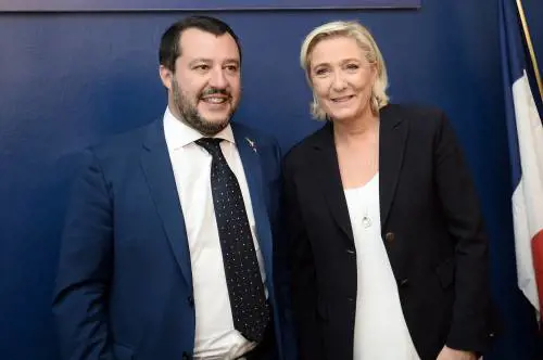 Le Pen-Salvini, vertice a Parigi: "È l'inizio di una nuova Europa"