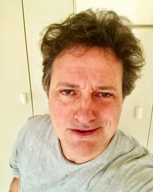 Leonardo Pieraccioni irriconoscibile. Il cambio look spiazza i fan