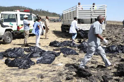 Etiopia, volo diretto a Nairobi precipita: a bordo 157 passeggeri