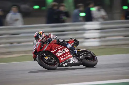Motogp, Qatar: Dovizioso vince la prima gara dell'anno. Secondo Marquez