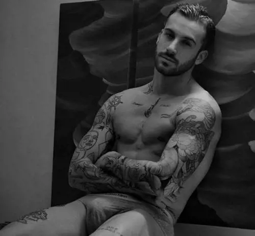 Andreas Muller infiamma Instagram con un nuovo scatto hot