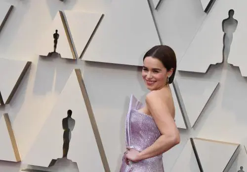 Emilia Clarke difende le scene di nudo in "Game of Thrones"