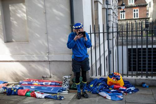 Brexit: i manifestanti fuori il Parlamento inglese 
