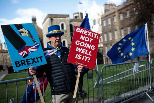 Brexit, in caso di no deal, Londra taglierà tutti i dazi