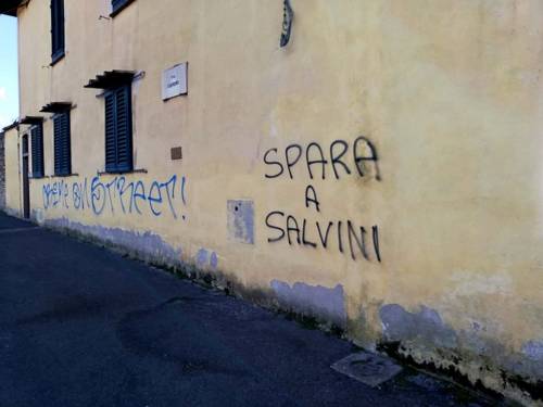 Salvini ancora nel mirino: scritta choc su un muro a Sesto Fiorentino