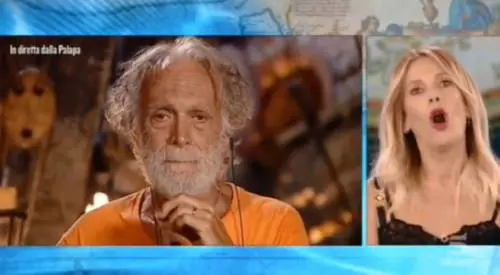 Isola dei Famosi, Alessia Marcuzzi (con le lacrime agli occhi) chiede scusa a Riccardo Fogli
