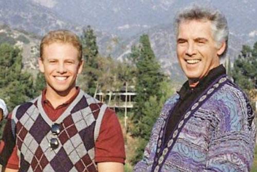 Nuovo lutto nel cast di Beverly Hills: morto Jed Allan, il papà di Steve
