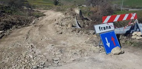 La strada franata tra Gangi e San Mauro Castelverde - Madoniepress