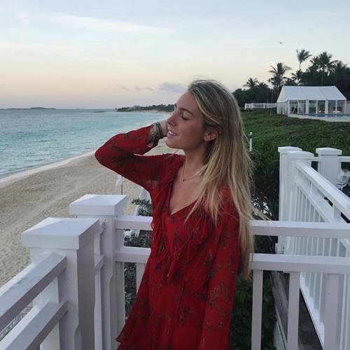 Daniela, quanto seguito su Instagram : gli scatti della figlia di Luis Figo