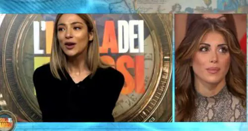 "Puzzi di latte": Bettarini offende in diretta Soleil