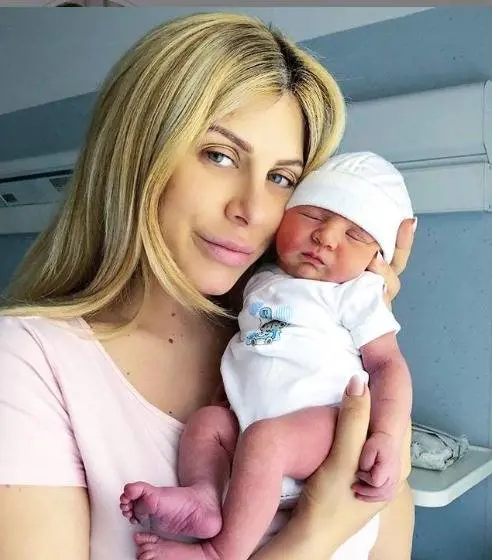 Paola Caruso piange a Live-Non è la D'Urso