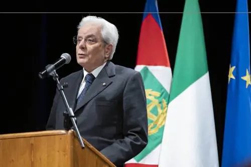 Commissione banche è legge E Mattarella difende Bankitalia