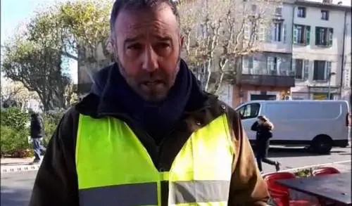 "Macron è un dittatore. Sarà un voto su di lui"