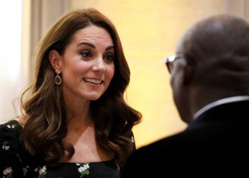 Kate Middleton raggiante al Portrait Gala