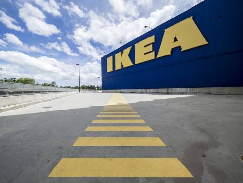 Scatta l'allarme all'Ikea: evacuate oltre mille persone
