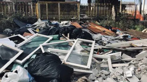 Viaggio nelle aree industriali di Caserta, abbandonate nel degrado