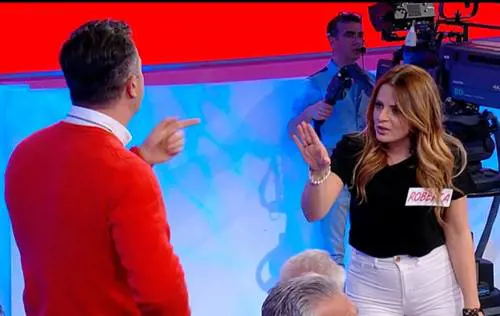 Uomini e Donne, il dibattito sullo schiaffo di Roberta a Riccardo