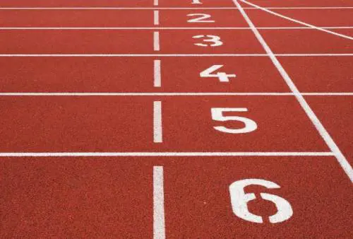 Ristorante e campi da paddle al posto della pista di atletica