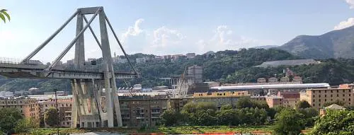 Ponte Morandi, 3 mila evacuati per la demolizione con esplosivo