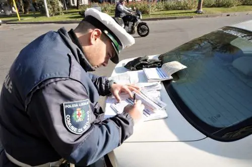 Roma, multe tolte agli amici: 17 mln di euro di danni