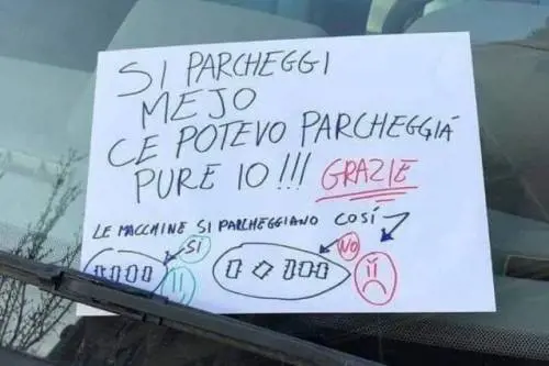 "Si parcheggi mejo..": il tutorial sull'auto spiega come parcheggiare
