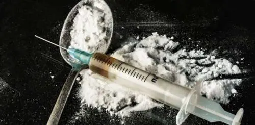 Pordenone, eroina a minorenni: fermato spaccio al liceo