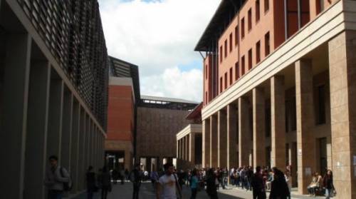 Firenze, terrore all'università: nordafricani entrano alla festa e accoltellano studenti