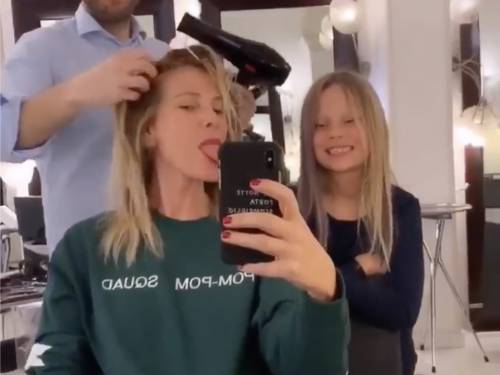 Relax dal parrucchiere per Alessia Marcuzzi e la figlia