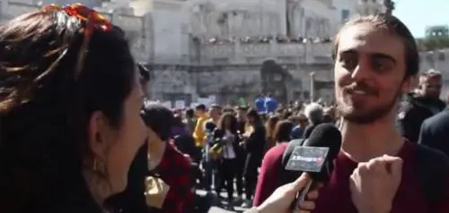 In corteo per l'ambiente (ma impreparati). Cambia il clima? "A causa dello spread..."