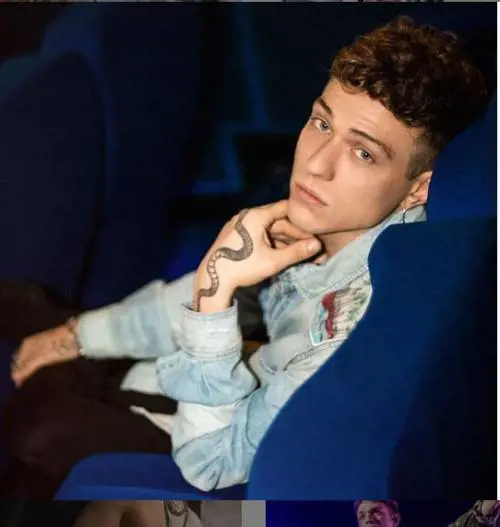 Irama risponde alle accuse di Vladimir Luxuria: "Non ha capito la grammatica"