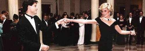 Le indiscrezioni del maggiordomo Paul Burrell: "Lady Diana delusa dal ballo con John Travolta"