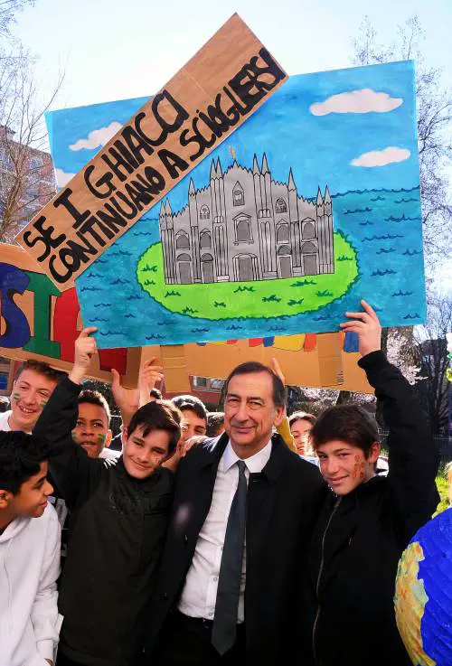 Sala giovanilista in marcia: "Rivoluzione ambientale"