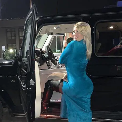Wanda Nara sempre attiva sui social: gli scatti sexy di lady Icardi
