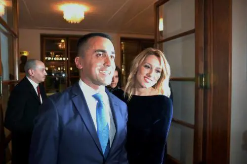 Di Maio: "Virginia? Non conviviamo, dormiamo solo spesso insieme..."