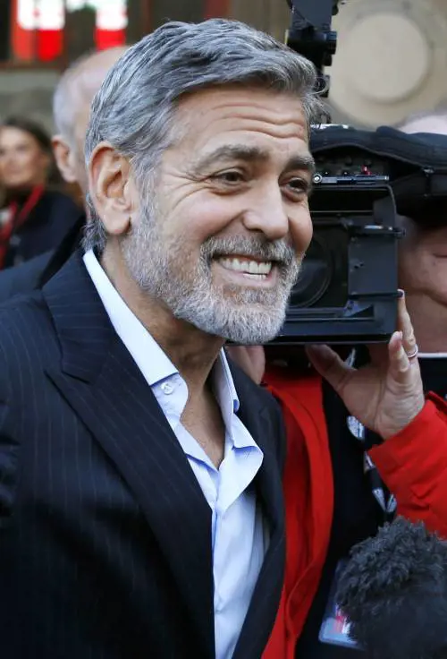George Clooney e Amal: red carpet nel cuore di Edimburgo 