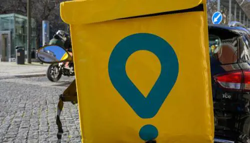 Glovo perde in tribunale. Dovrà assumere un rider