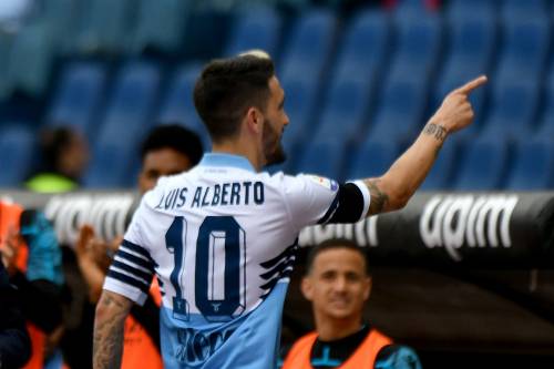 Serie A, la Lazio asfalta il Parma. Il Napoli batte 4-2 l'Udinese. 1-1 Atalanta-Chievo