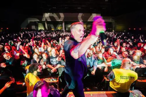 Dropkick Murphys, il concerto di San Patrizio finisce in rissa