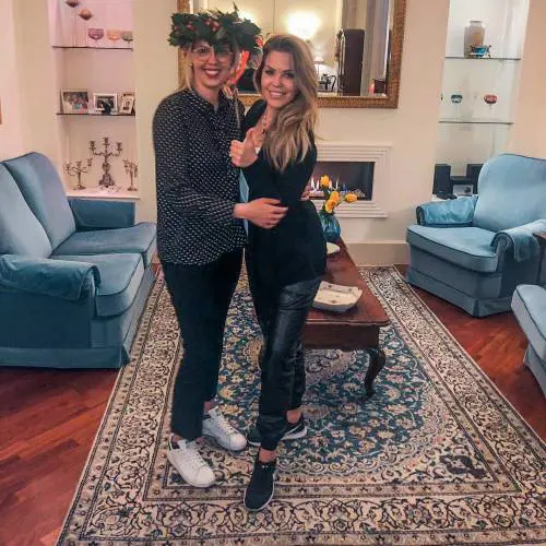 Costanza Caracciolo è orgogliosa su Instagram: la sorella Ludovica si laurea