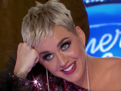 Katy Perry accusata di razzismo per delle scarpe