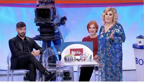 Gemma diventa "un plastico" come a Quarto Grado