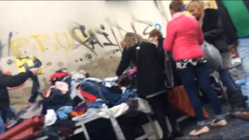 Napoli, quando è la camorra a sgomberare gli abusivi del "mercato della monnezza"