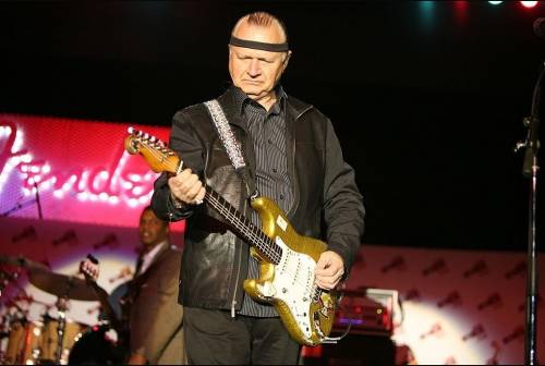 Morto Dick Dale, il re della surf music che fece impazzire Quentin Tarantino